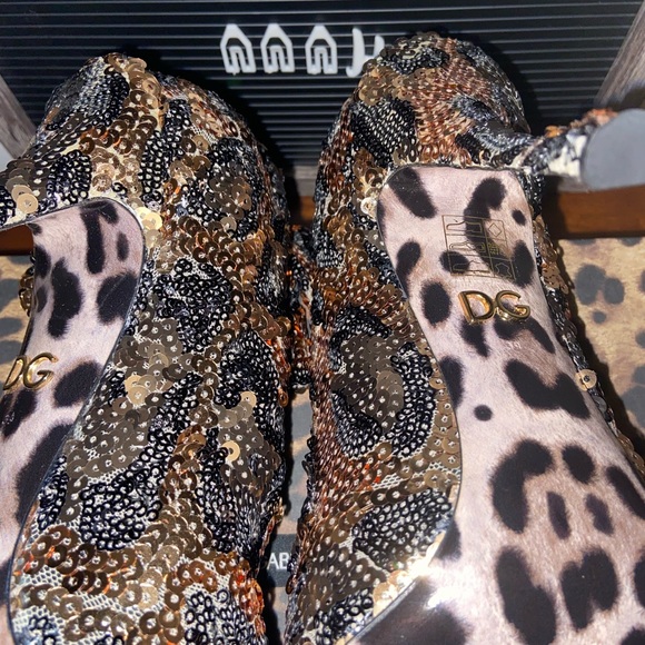 Authentic DOLCE & GABBANA Sequin Pointed Booties - Picture 4 of 8